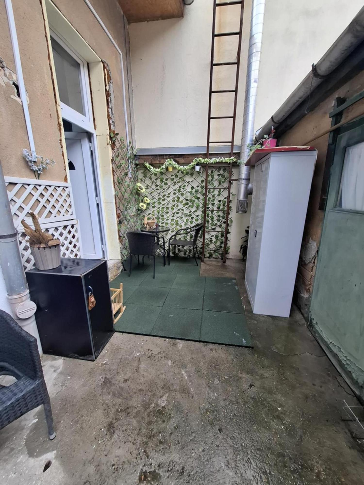 Charming Studio In The City Centre Budapest Exteriör bild